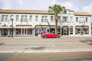 OYO Historic Cameron Hotel Brownsville I-69E - 8