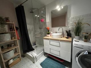 Appartement spacieux 2 chambres au centre d'Évian avec option parking - FR-1-498-115 - Évian-les-Bains - 1