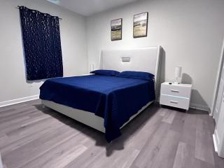 Serene 9-Bedroom Near Disney with Private Pool - 3