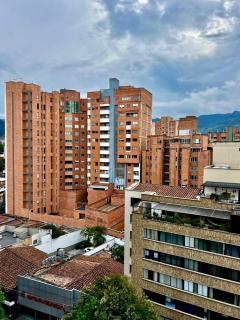 2 Bed Apt W AC in Laureles - Medellín - 8