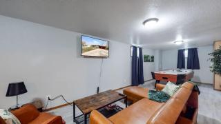 Spacious family home with Hockey Table & Huge Yard Escape - 2