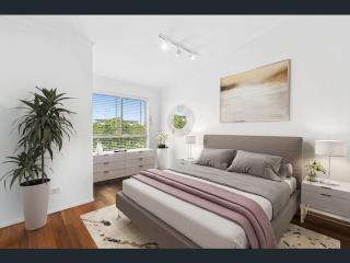HEART OF Cotton Tree- walk to BEACH & RIVER - Maroochydore - 8