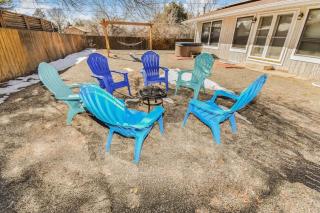 Sunny Family Home in Denver with huge yard and hot tub - 8