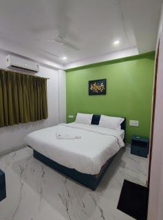 Hotel The Hood - Nagpur - 9