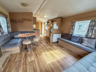 Superb 8 Berth Caravan At Southview Holiday Park Near Skegness Ref 33027Tc - Skegness - 2