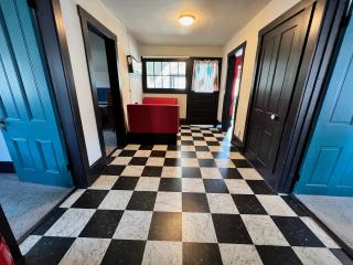 Cool, Retro Getaway in Heart of Downtown - Bellefonte - 2