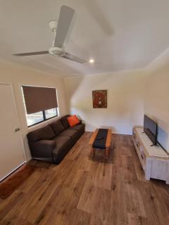 Captain's Retreat- Officer's Quarters - Cooktown - 5