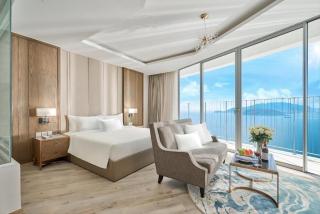 LYN Panorama Beachfront Studio - 8