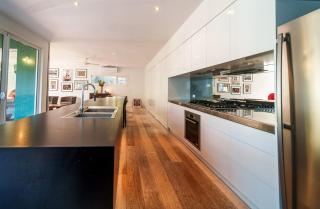 Signature Accommodation Montez House Pool Retreat - Castlemaine - 4