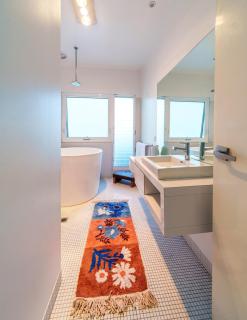 Signature Accommodation Montez House Pool Retreat - Castlemaine - 3