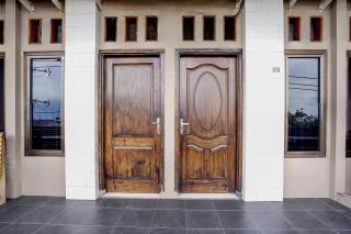 OYO Flagship 90890 Bratang Gede Residence - Krukah - 7