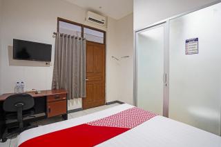 OYO Flagship 90890 Bratang Gede Residence - Krukah - 6