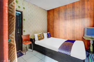 OYO Life 91060 Villa Wijaya Homestay - Pasuruan - 8