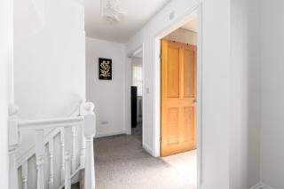 4BDR house,8 guests, Contractor Stays , Holiday home, Free Parking, Reliable WiFi, Worksite and Amenities Nearby! - Doncaster - 3