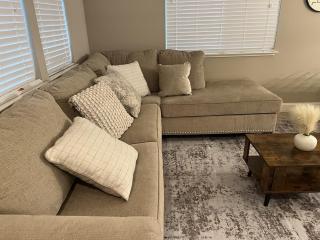 Placid Vibe Spacious 7-BR with Free Parking - Pittsburg - 9