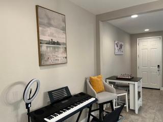 Placid Vibe Spacious 7-BR with Free Parking - Pittsburg - 6