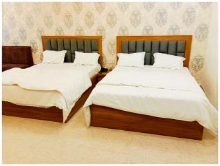 HOTEL PREMIUM SILVER OAK IN Near Railway STATION - 4