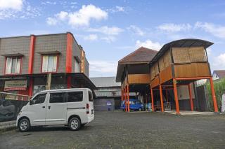 OYO 91084 Oke Guest House - Malang - 8
