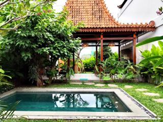 Na Uli Villa Renon - Denpasar - 6