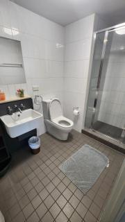 Beautiful 2 Bedroom Unit Great Location - Brisbane - 4