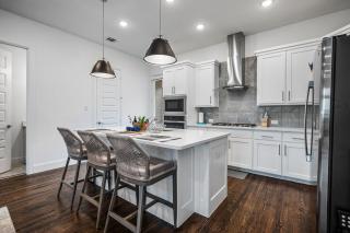 Luxury Lake House Private Office Space - Rowlett - 2