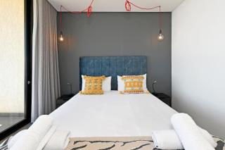 Industrial-Chic Stay with Dockyard Views Wex 1 - Cidade Do Cabo - 9