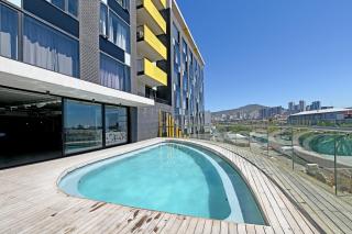 Industrial-Chic Stay with Dockyard Views Wex 1 - Cidade Do Cabo - 5