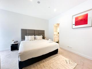 Modern 2 Bedroom Apartment next to North Ryde Metro - Sydney - 1