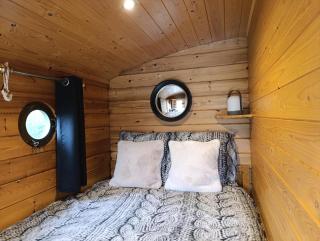 Roulotte, chambre d'hôtes à Tuffalun - Noyant-la-Plaine - 5