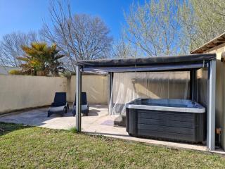 Gîte avec jacuzzi et jardin privé - Althen-des-Paluds - 8