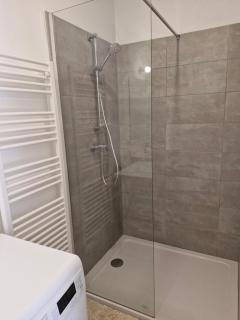 Gîte avec jacuzzi et jardin privé - Althen-des-Paluds - 2