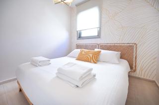 3BR Rooftop Retreat Near Hilton Beach by HolyGuest - Tel Aviv - 7