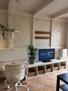 Local small apartment near the beach - 8