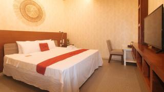 RedDoorz Premium at Regency Sunset Hotel - Angeles - 0