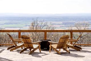 Family and Pet Friendly Cabin with Mountain Views, a Hot Tub, and Access to the Appalachian Trail, Perfect for a Weekend Getaway - 0