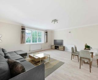 2-Bedroom Flat, South Wimbledon - Londra - 9