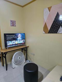 Mel's Place U8 2BR House Batangas Free Parking Free Wifi Netflix Smart TV Fit to 4 Adults or kids - Città di Batangas - 8