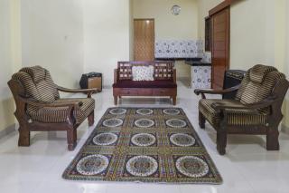 OYO 91137 Griya Cipu Syariah Guest House - Rampal - 9