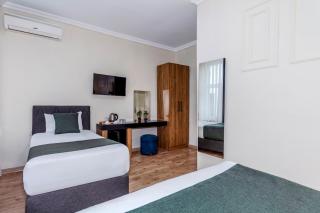 La Pera Suites - 0