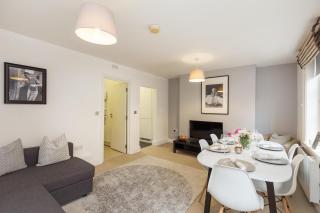 Picton 2BR Apartment - Prime Location & Comfort - Londra - 5