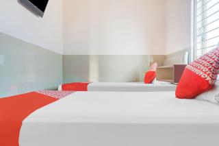 OYO 91316 Hh Guest House Makassar - 1