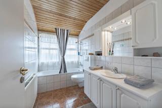 Milli Vina Guesthouse - Borgarnes - 8