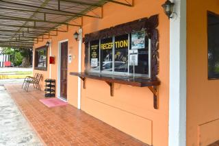 OYO 90561 Awan Biru Motel - Pantai Cenang - 2