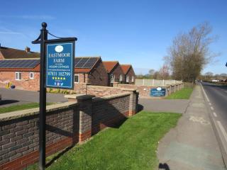 The Stables At Eastmoor Farm Large Luxury 2 Bed Cottage with Big Family Bedroom Dog Friendly Secure Gardens and Free Parking Free WiFi - Bridlington - 7
