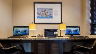 Best Western London Airport Inn & Suites - 2