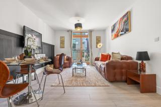 Elegant 2-Bed Apartment, Sleeps 4, Perfect for groups ,Wi-Fi - 4