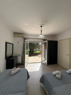 Kouris Apartment Garden View - Chlomatianá - 6