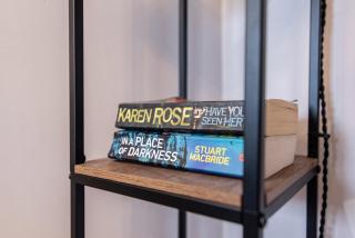 Stunning 2-Bed Apt in Nottingham City Centre - 4