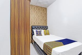 SPOT ON 91521 Mayong Guesthouse - Jepara - 0