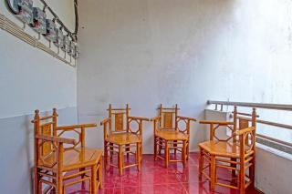 OYO Life 91523 Kenari Guesthouse - Kudus - 3